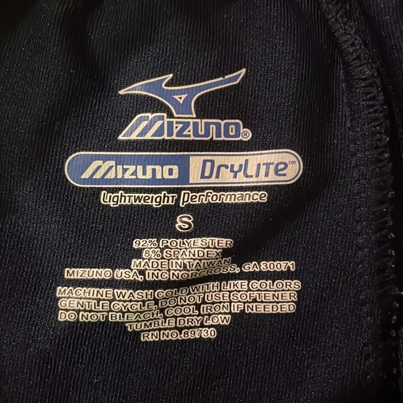 Mizuno Volleyball Spandex - Picture 3 of 4